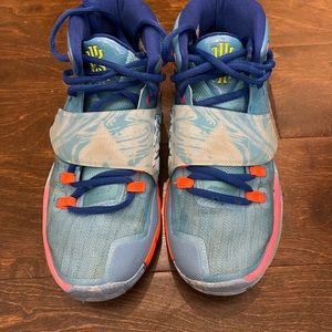 Nike Kyrie 6 GS Pool Kids Basketball Shoes Blue Youth Size 5 Sneaker CZ4686-409